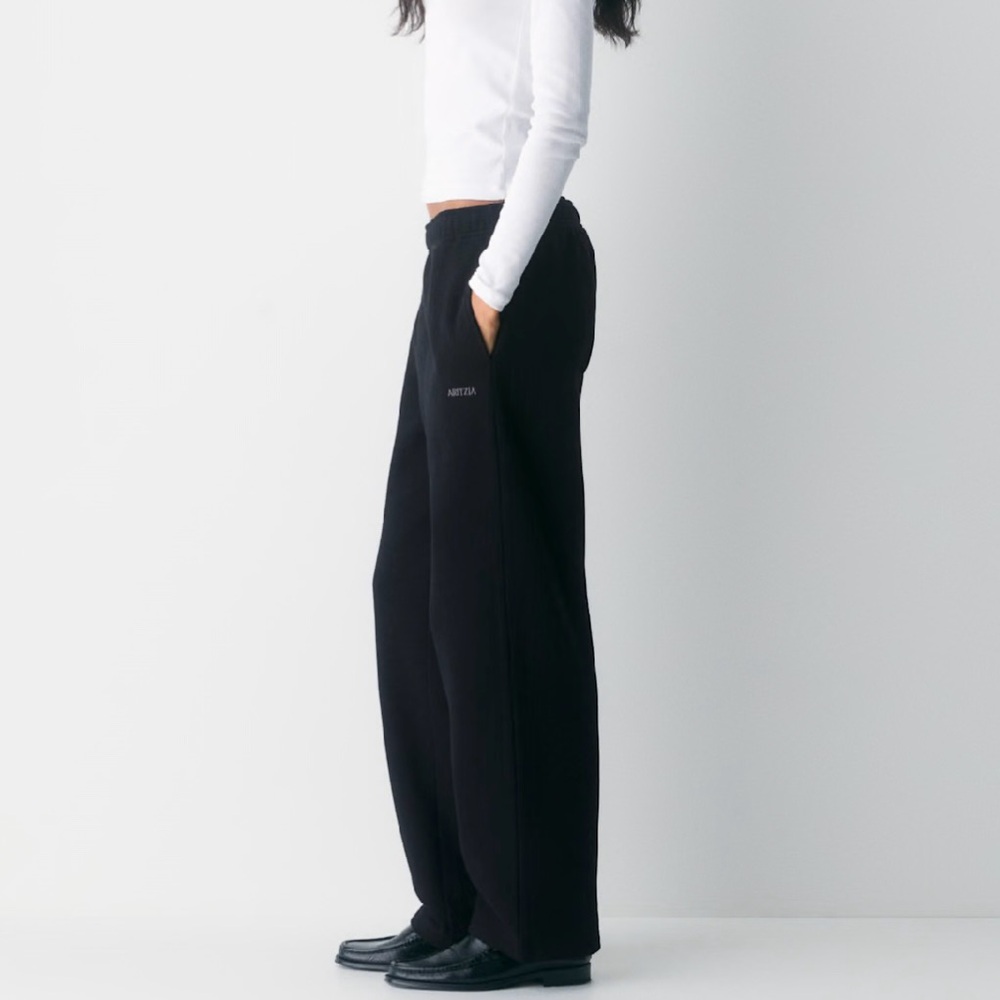 π- Aritzia Cozy Sweatfleece Mega Straight Sweatpant. Black. Size: Medium - Picture 3 of 16